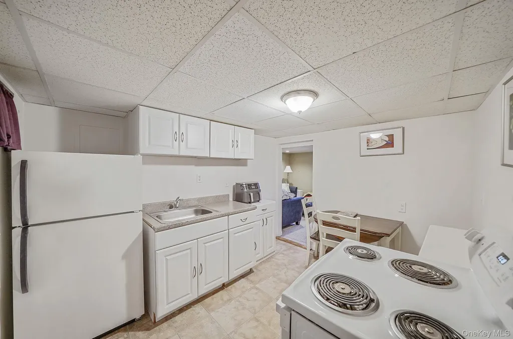 15 Penn Drive Smithtown NY 11787