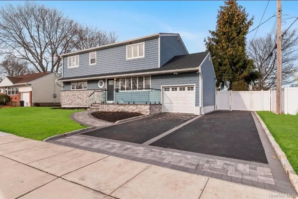 19 Hicks Avenue Syosset NY 11791
