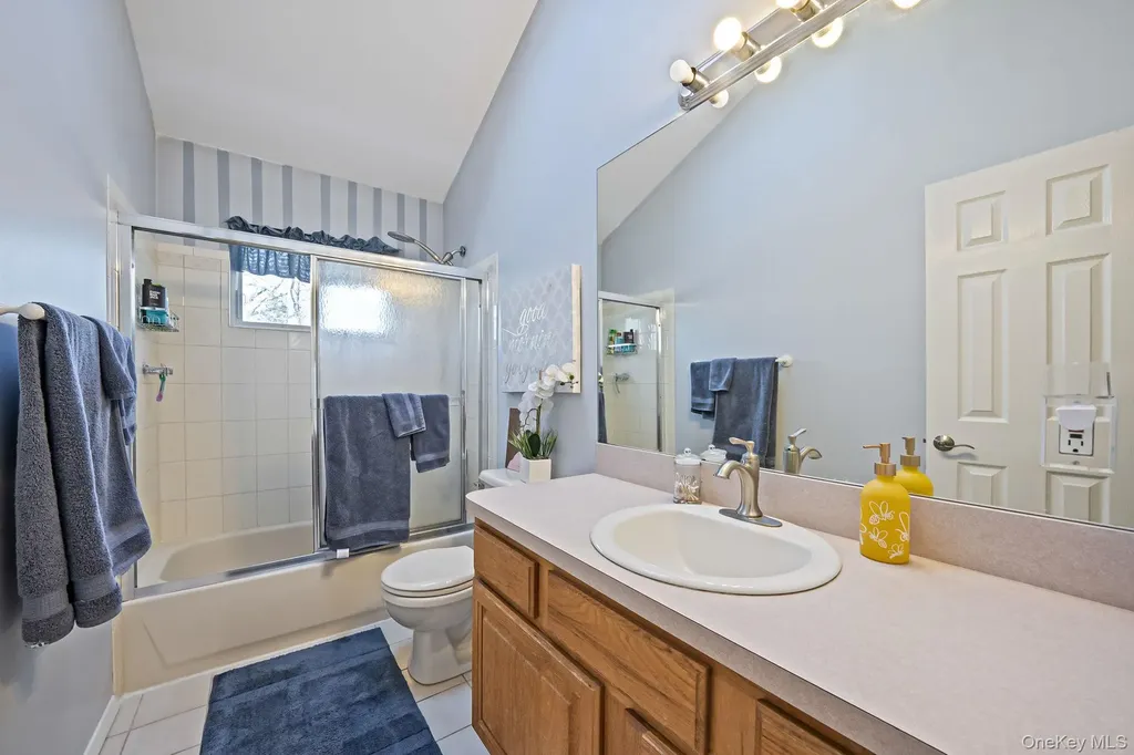 9 Minto Court Centereach NY 11720