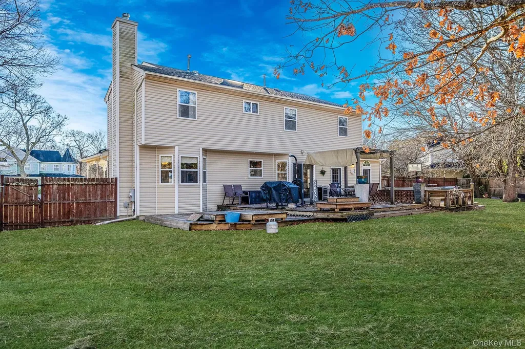 9 Minto Court Centereach NY 11720