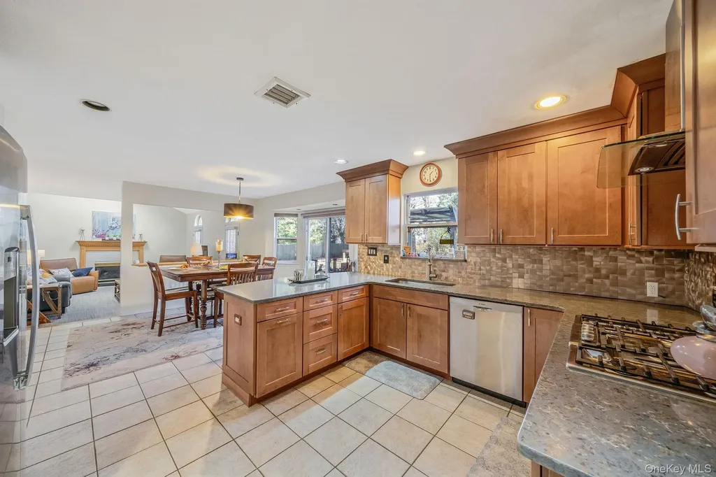 9 Minto Court Centereach NY 11720