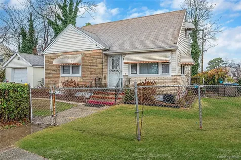 3 Poplar Road Amityville NY 11701