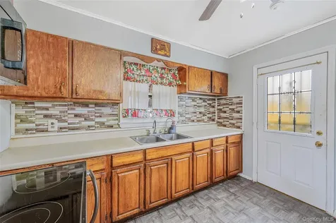 3 Poplar Road Amityville NY 11701