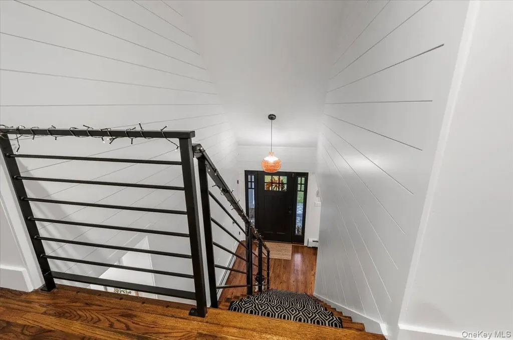 320 Clearview Lane Massapequa NY 11758