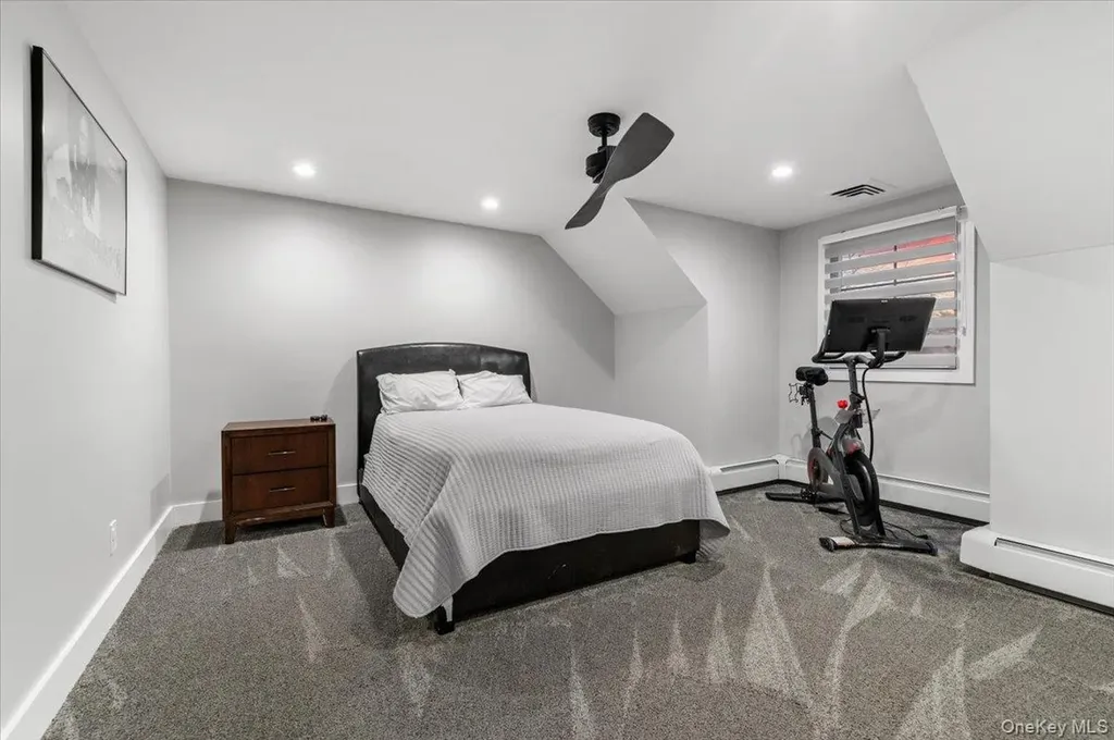 320 Clearview Lane Massapequa NY 11758