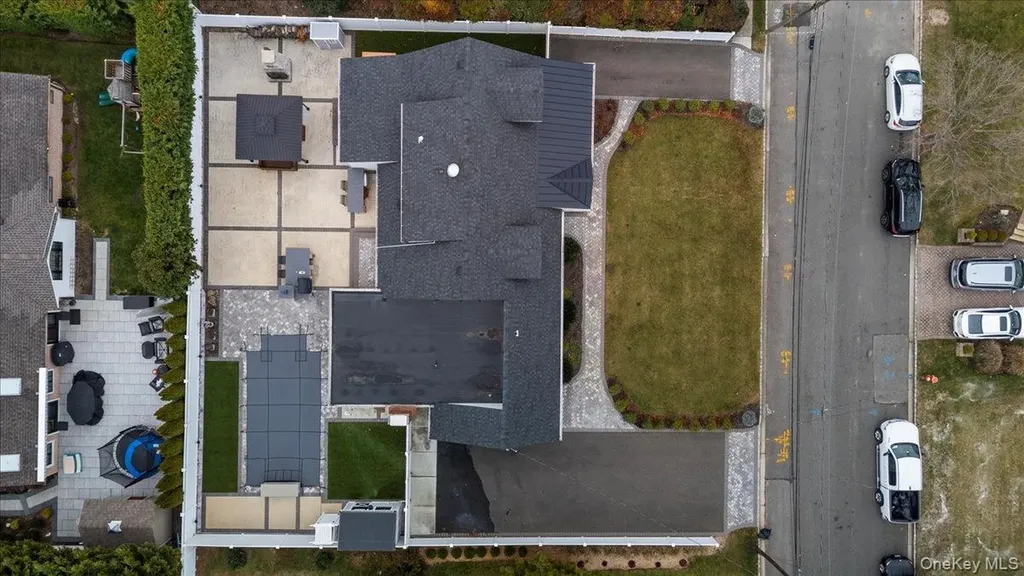 320 Clearview Lane Massapequa NY 11758