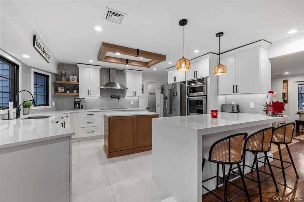 320 Clearview Lane Massapequa NY 11758