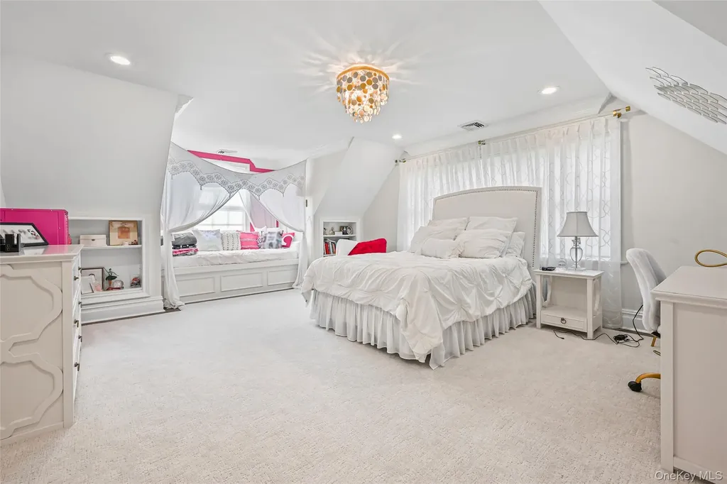 15 High Ridge Lane Locust Valley NY 11771