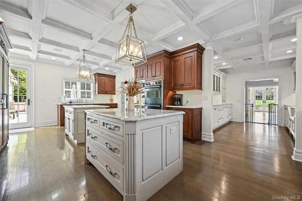 15 High Ridge Lane Locust Valley NY 11771