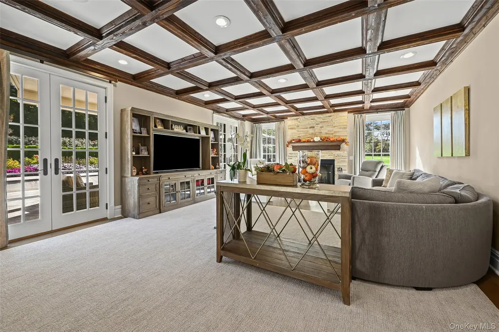 15 High Ridge Lane Locust Valley NY 11771