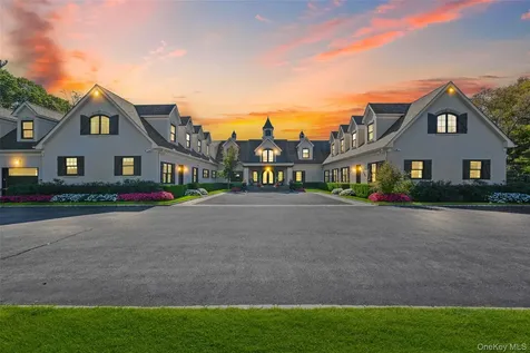 15 High Ridge Lane Locust Valley NY 11771