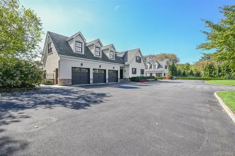 15 High Ridge Lane Locust Valley NY 11771