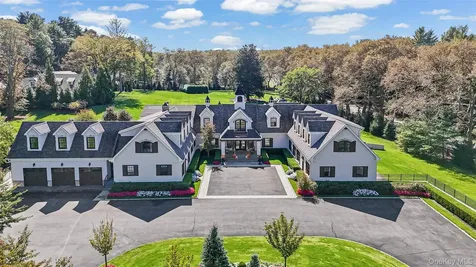 15 High Ridge Lane Locust Valley NY 11771