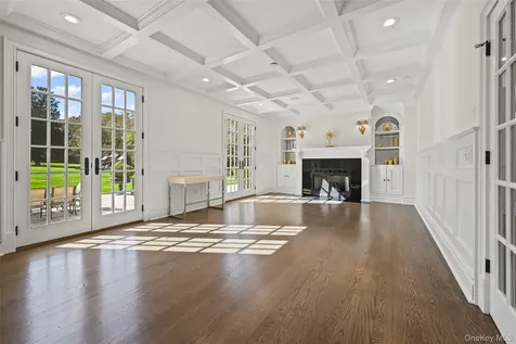 15 High Ridge Lane Locust Valley NY 11771