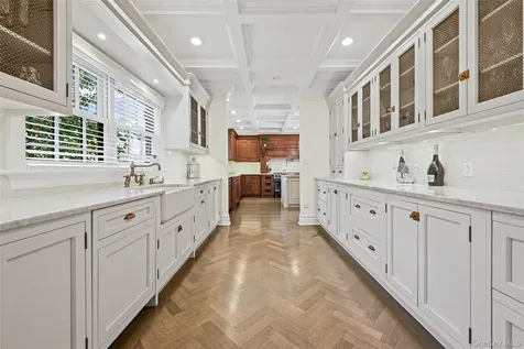 15 High Ridge Lane Locust Valley NY 11771