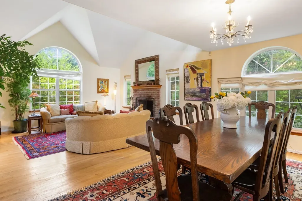 6 Wolf Way East Hampton NY 11937