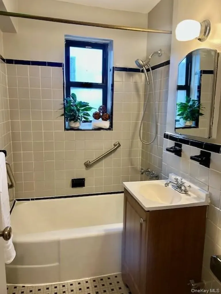 465 E Lincoln Avenue Mount Vernon NY 10552