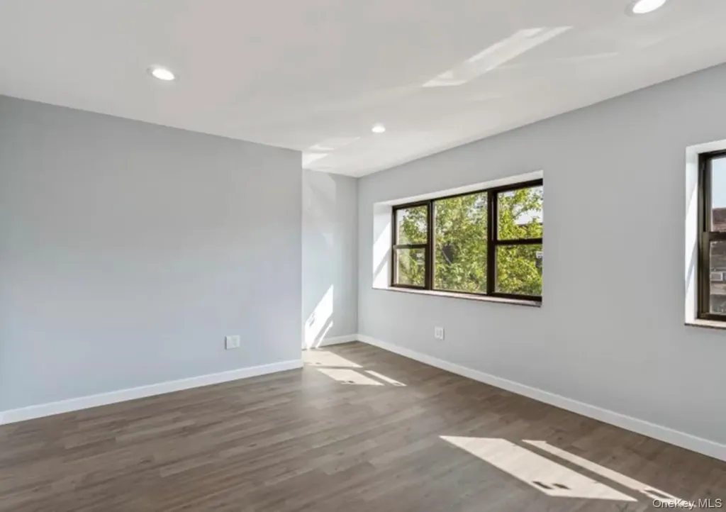 58-34 59 Street Maspeth NY 11378