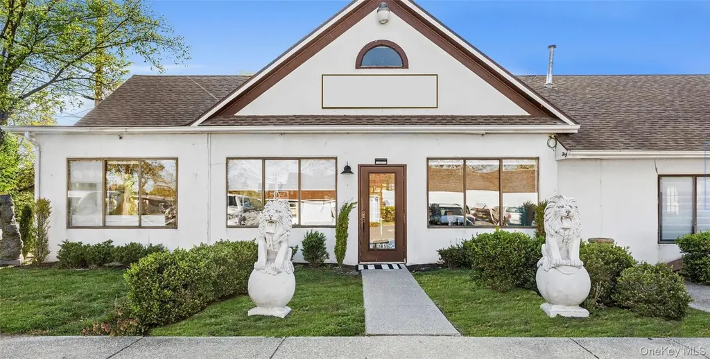 183 Montauk Highway Westhampton Beach NY 11978