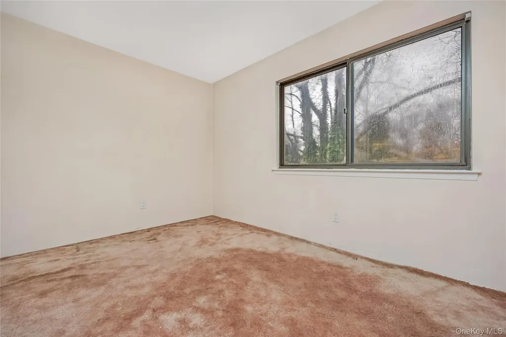 21 Hitching Post Lane Glen Cove NY 11542