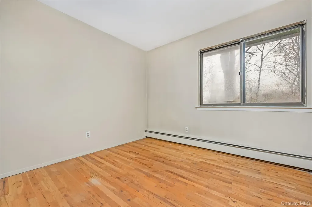 21 Hitching Post Lane Glen Cove NY 11542