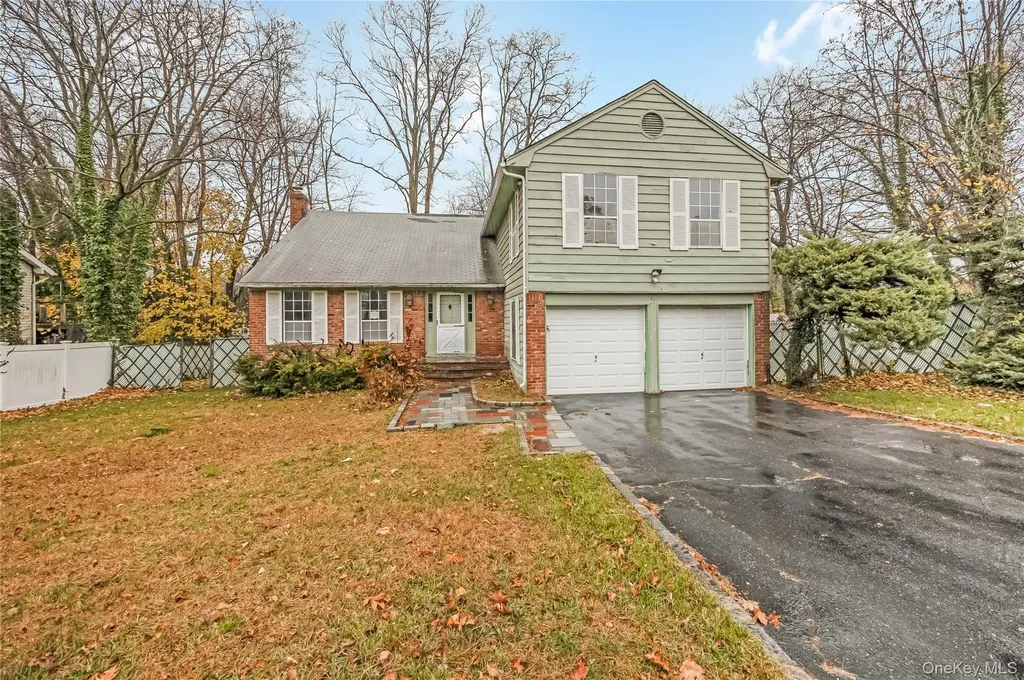 21 Hitching Post Lane Glen Cove NY 11542