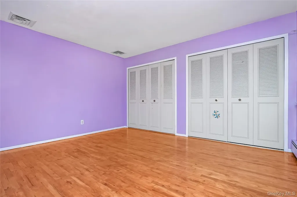 21 Hitching Post Lane Glen Cove NY 11542
