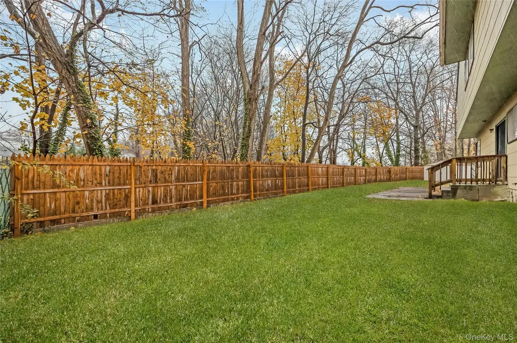 21 Hitching Post Lane Glen Cove NY 11542