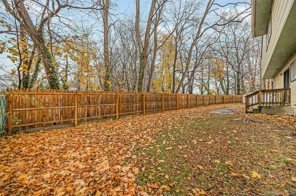 21 Hitching Post Lane Glen Cove NY 11542