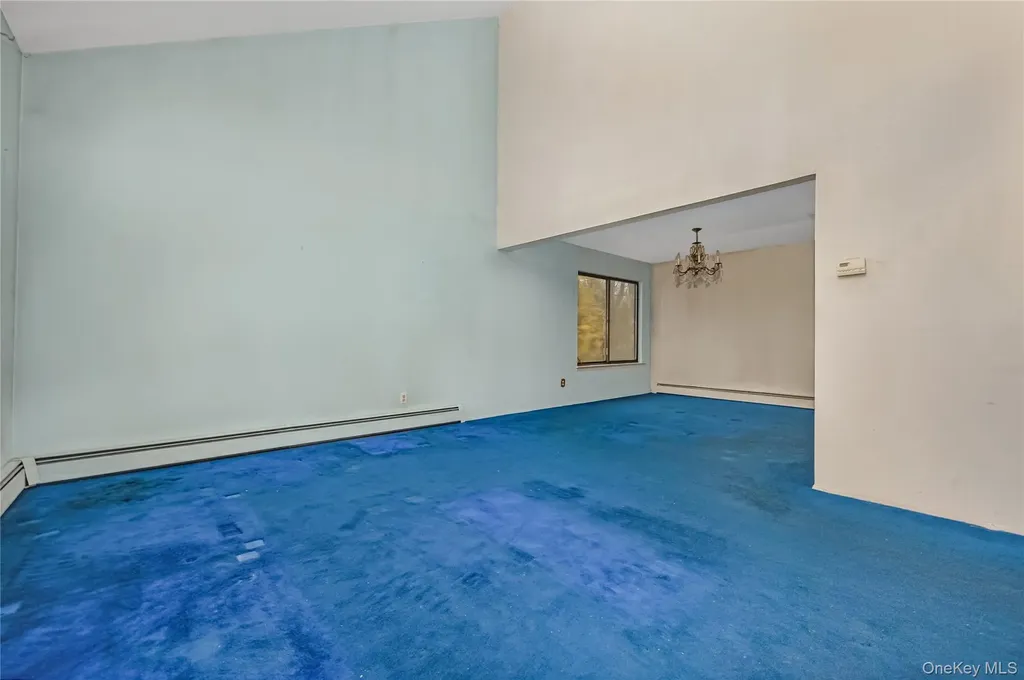 21 Hitching Post Lane Glen Cove NY 11542