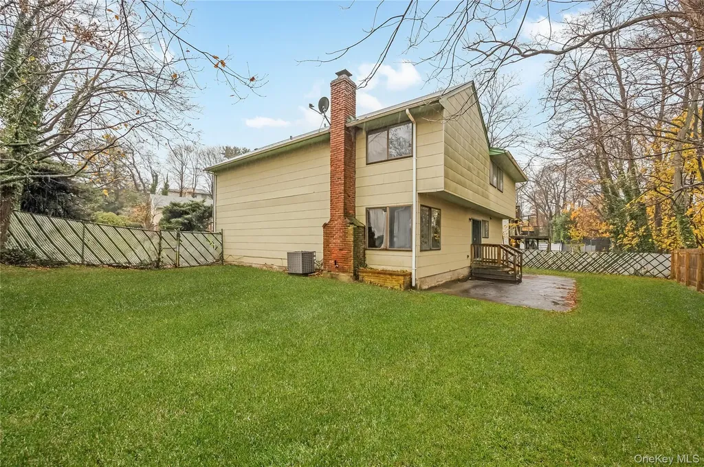 21 Hitching Post Lane Glen Cove NY 11542
