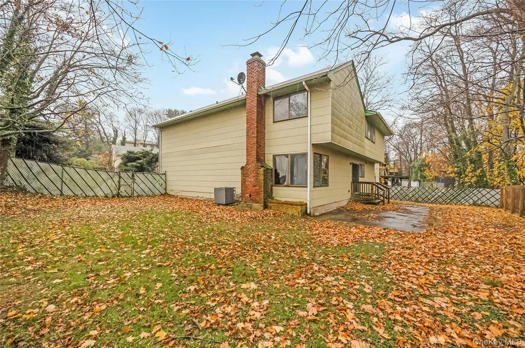 21 Hitching Post Lane Glen Cove NY 11542