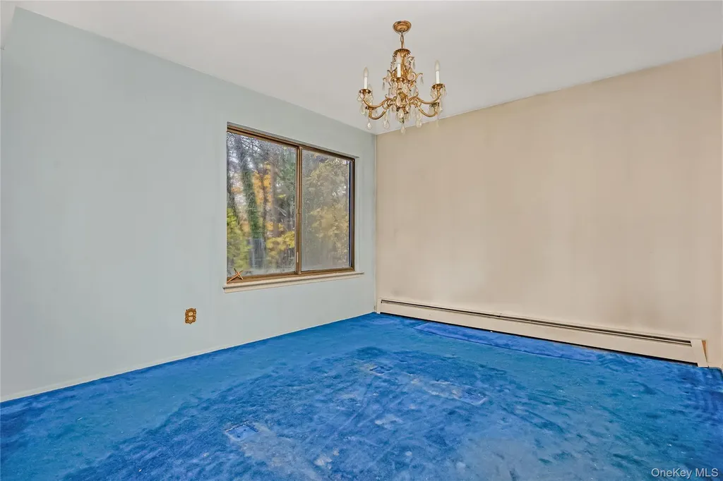 21 Hitching Post Lane Glen Cove NY 11542