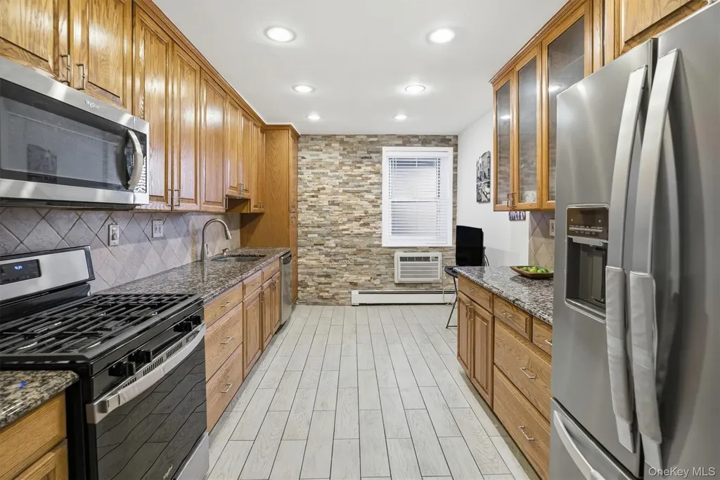 25 Chapel Place Great Neck NY 11021