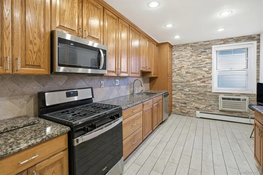 25 Chapel Place Great Neck NY 11021