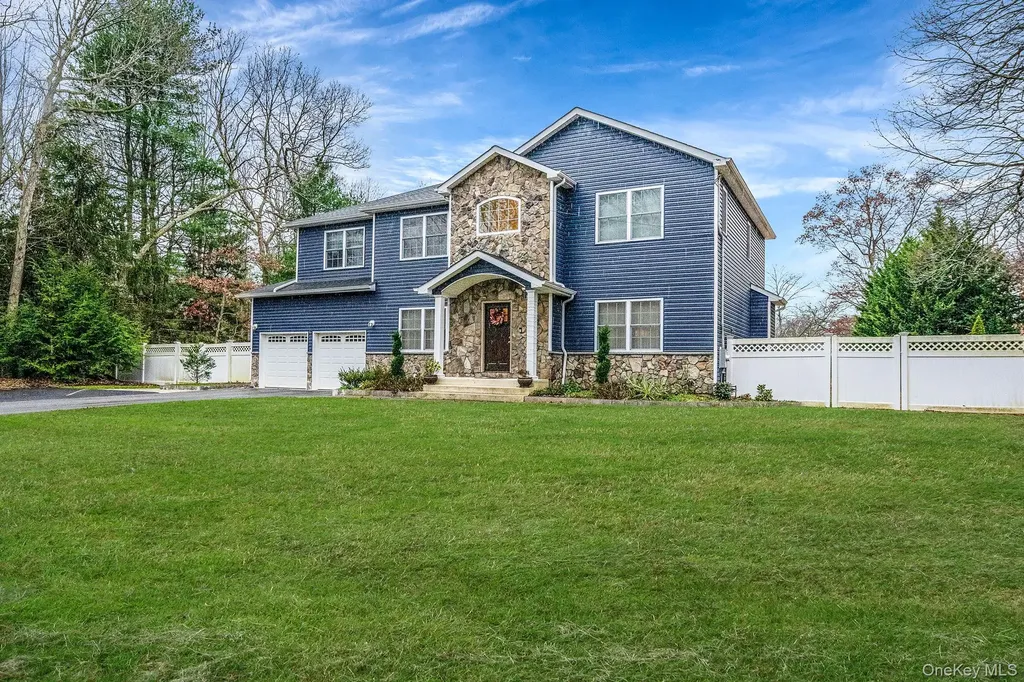 152 Wood Road Centereach NY 11720