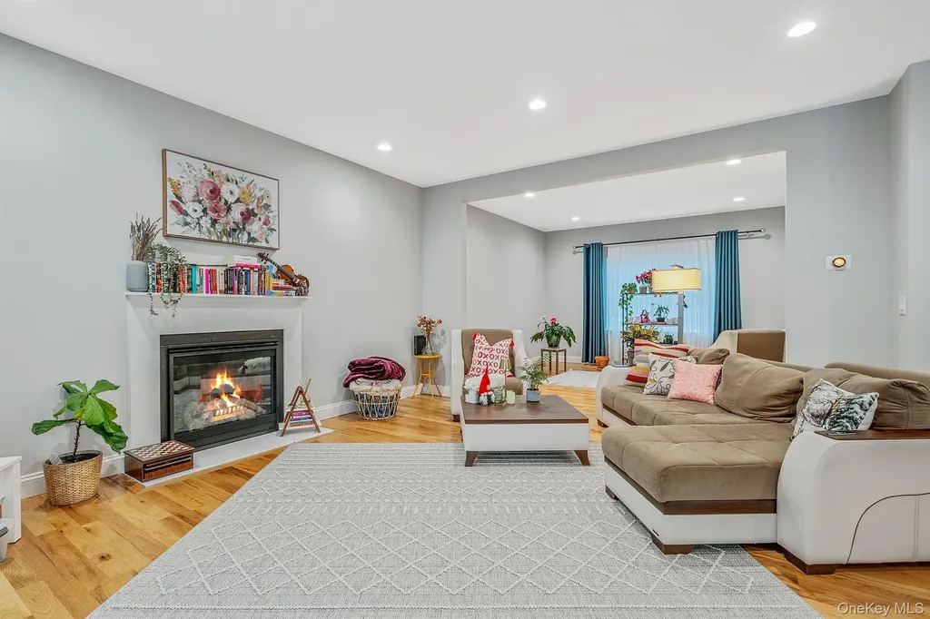 152 Wood Road Centereach NY 11720