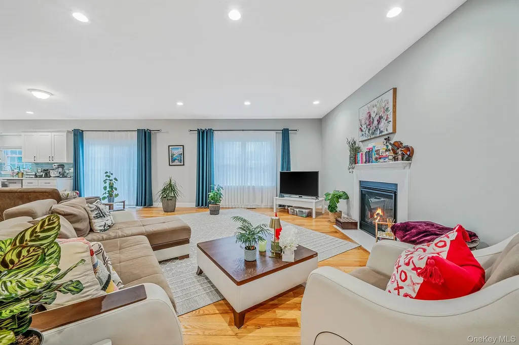 152 Wood Road Centereach NY 11720