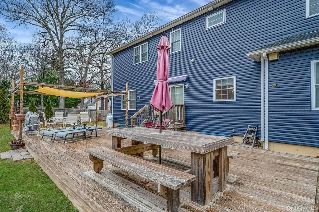152 Wood Road Centereach NY 11720