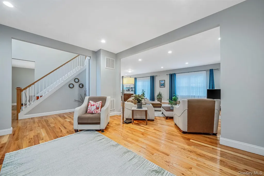 152 Wood Road Centereach NY 11720