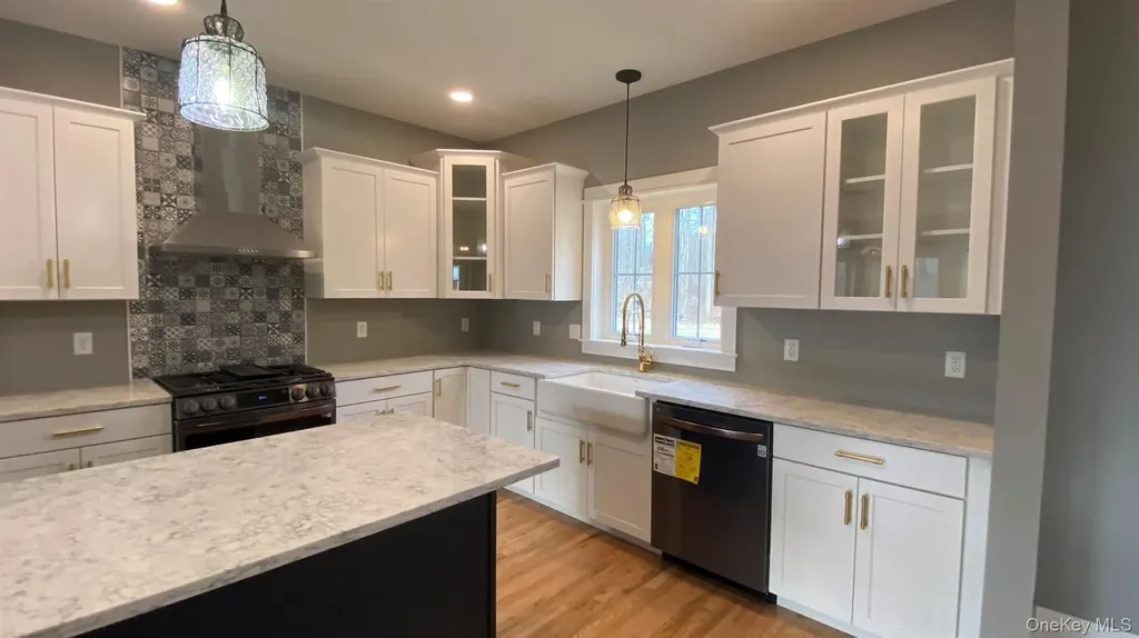 546 S Plank Road Westtown NY 10998