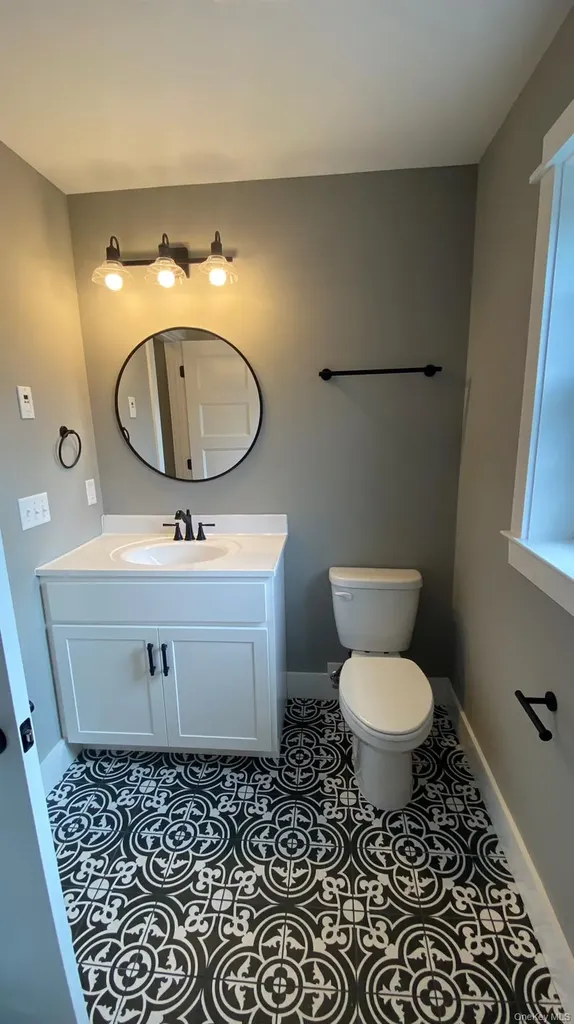 546 S Plank Road Westtown NY 10998