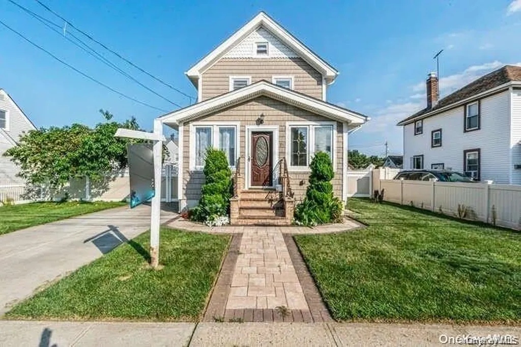 91 Rockmart Avenue Elmont NY 11003