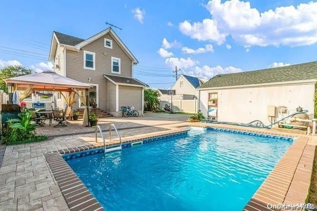 91 Rockmart Avenue Elmont NY 11003