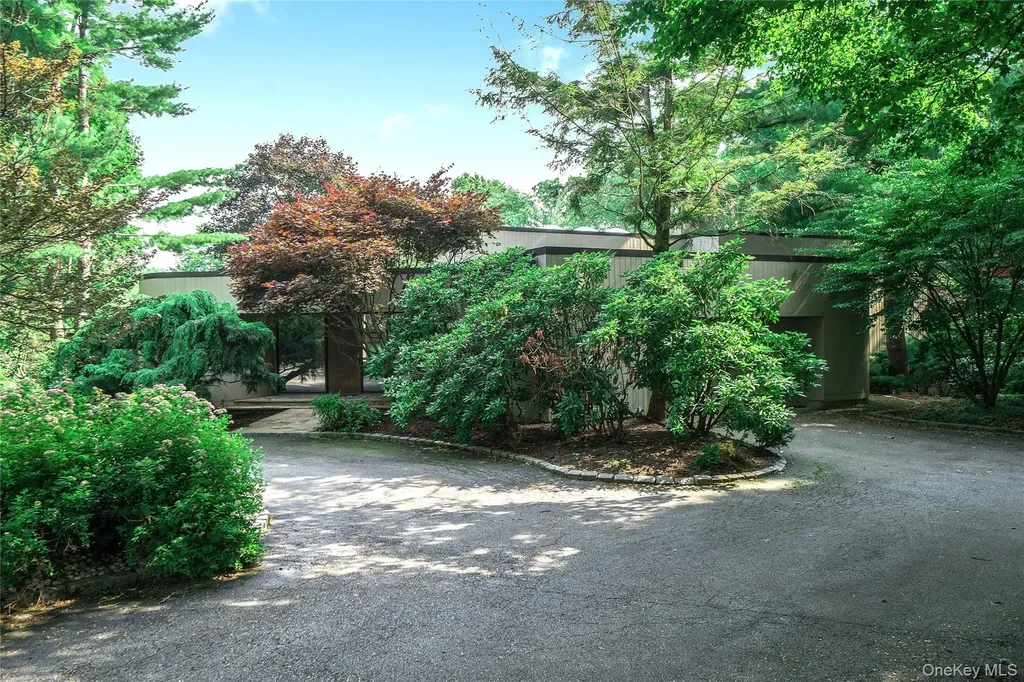 20 Cole Drive Armonk NY 10504