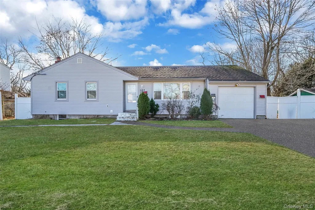 182 New York Avenue Bay Shore NY 11706