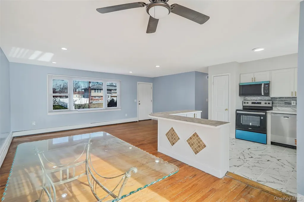 182 New York Avenue Bay Shore NY 11706