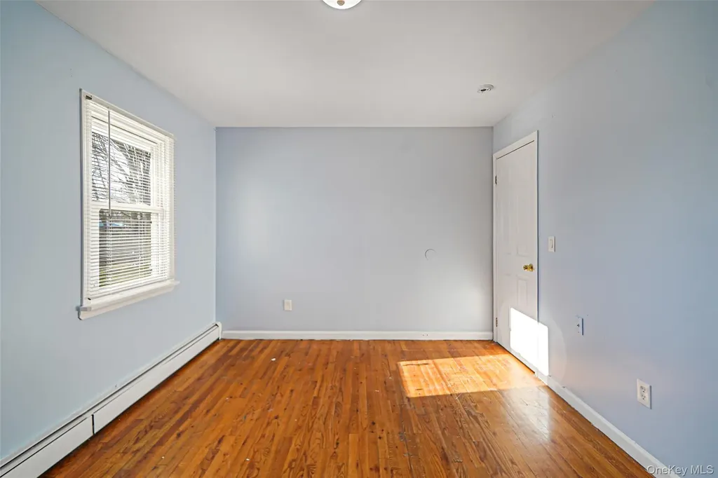 182 New York Avenue Bay Shore NY 11706