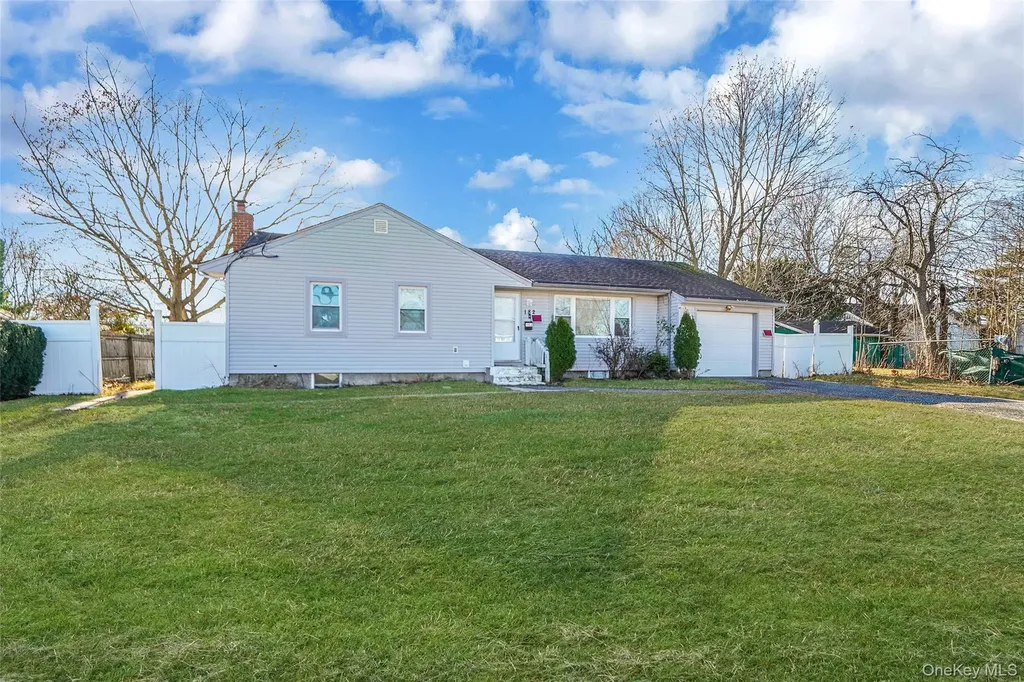 182 New York Avenue Bay Shore NY 11706