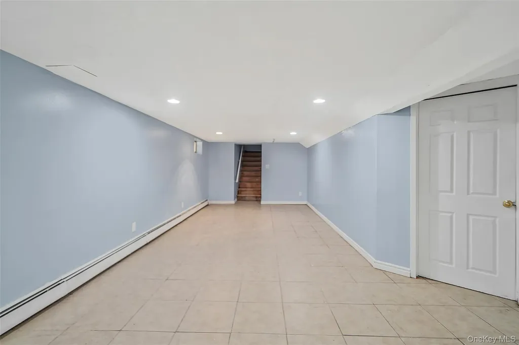 182 New York Avenue Bay Shore NY 11706